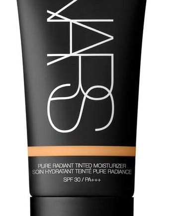Nars Pure Radiant Tinted Moisturiser Spf30 Mykonos - Nars Evilbeauty  - 0194251013336